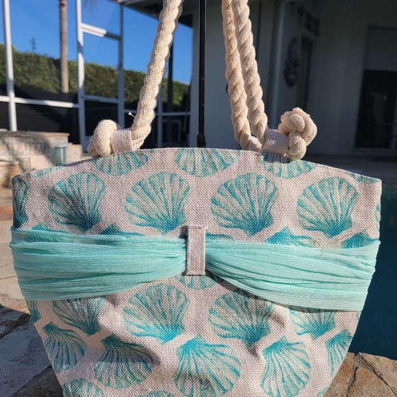 Mud Pie NWT large Canvas Tote With Removable Sarong - Picture 3 of 5